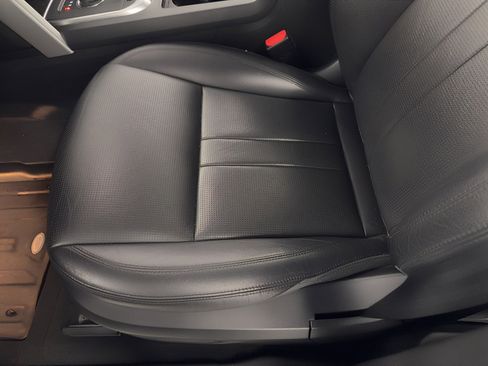 Used 2019 Land Rover Discovery Sport HSE image 16