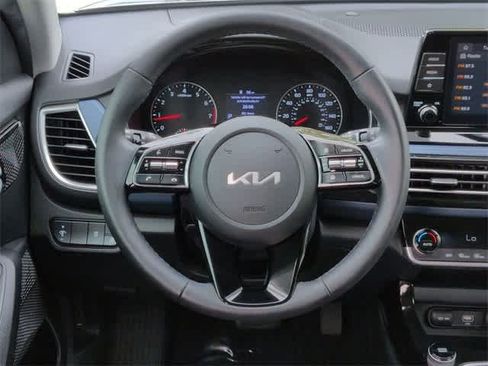 Used 2023 Kia Seltos S image 23