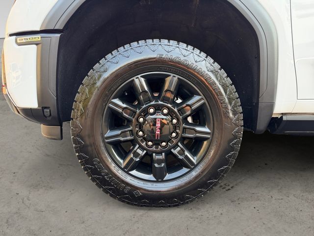 Used 2024 GMC Sierra 3500 AT4 w/ Technology Package AWD/4WD image 9