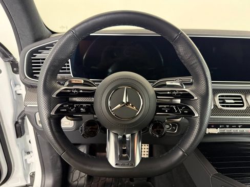 Used 2025 Mercedes-Benz GLS 63 AMG 4MATIC image 25
