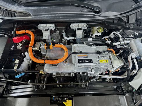 Used 2024 Nissan Ariya AWD image 32