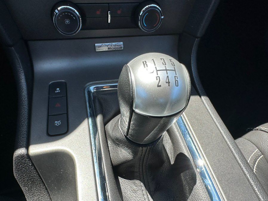 Used 2013 Ford Mustang GT Premium w/ Security Pkg RWD image 17