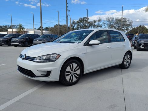 Used 2019 Volkswagen e-Golf SE w/ Driver Assistance Package image 7