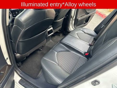 Used 2021 Toyota Camry SE image 12