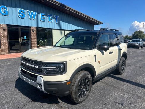 New 2025 Ford Bronco Sport Badlands AWD/4WD image 2