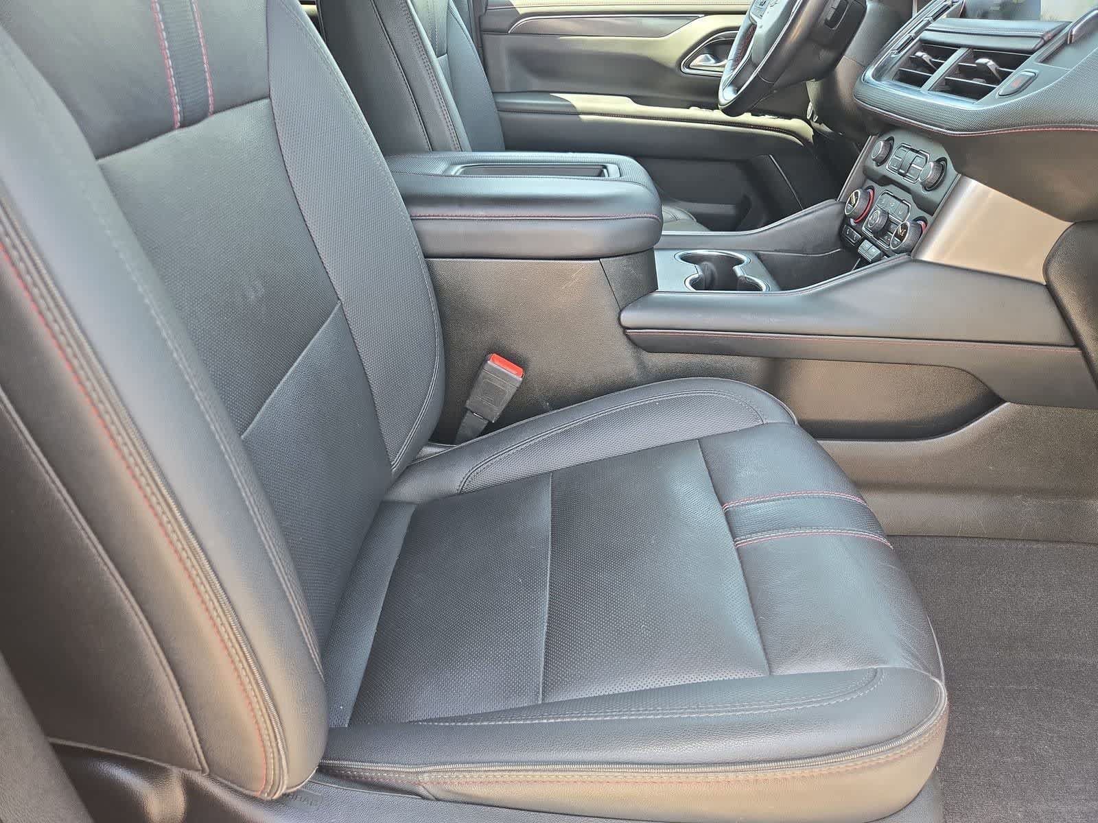 Used 2022 Chevrolet Suburban RST w/ Luxury Package RWD image 21