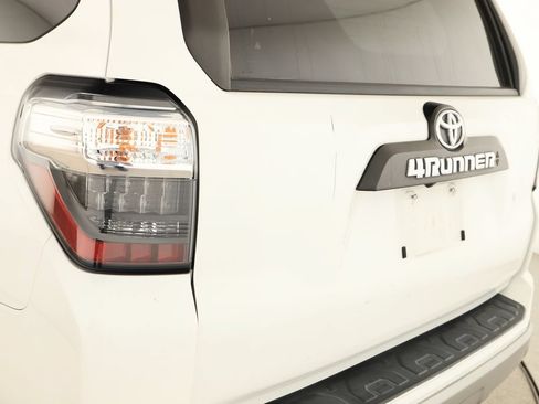 Used 2021 Toyota 4Runner TRD Off-Road Premium w/ Moonroof Package AWD/4WD image 36
