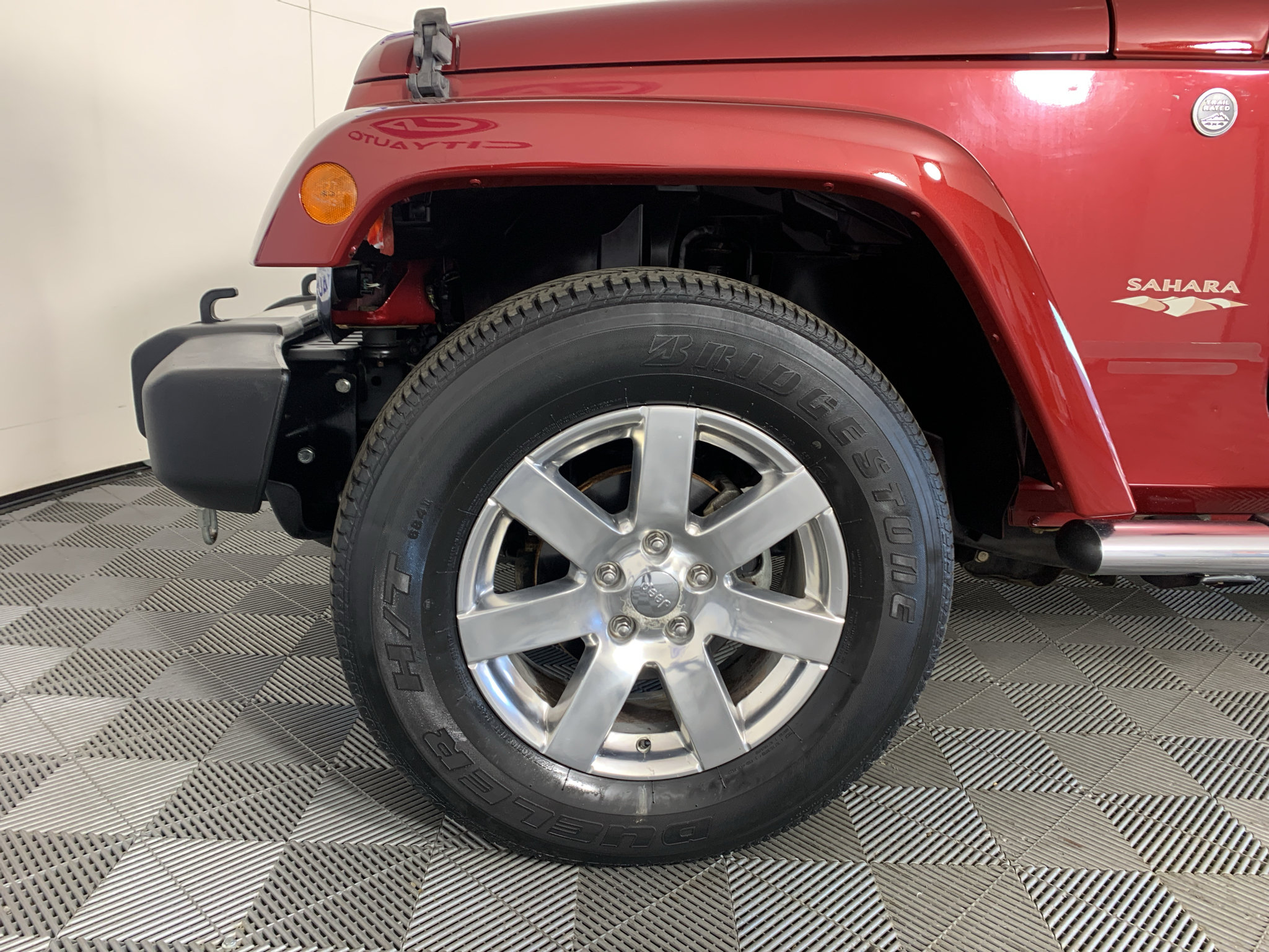 Used 2012 Jeep Wrangler Unlimited Sahara w/ Mopar Chrome Edition Group AWD/4WD image 11