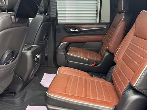 Used 2023 GMC Yukon XL Denali Ultimate AWD/4WD image 16