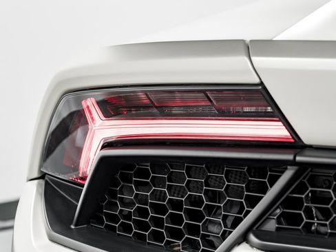 Used 2018 Lamborghini Huracan Performante AWD/4WD image 51