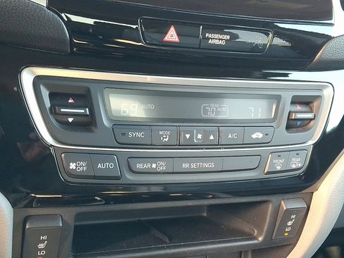 Used 2017 Honda Ridgeline RTL-E image 16