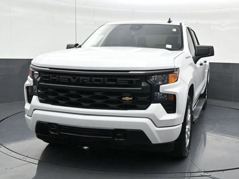 Used 2024 Chevrolet Silverado 1500 Custom image 9