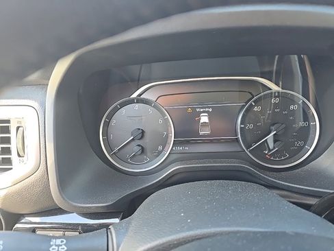 Used 2020 Nissan Titan SV w/ SV Convenience Package image 5