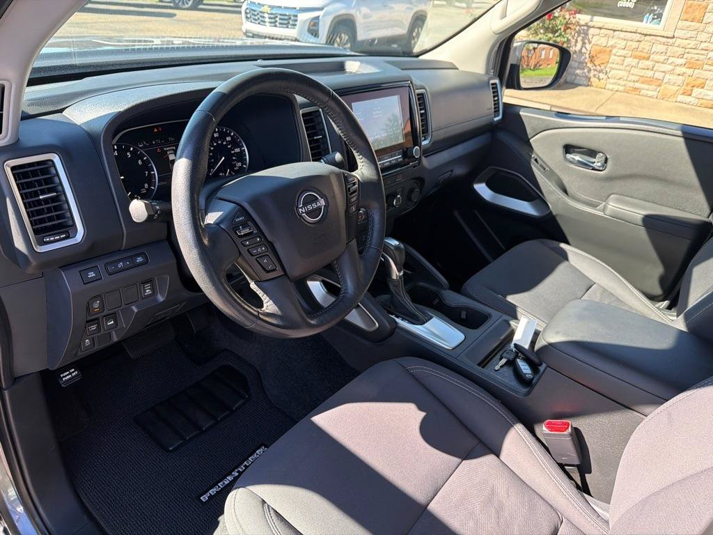 Used 2023 Nissan Frontier SV w/ SV Convenience Package AWD/4WD image 11