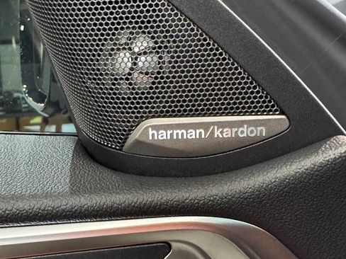 Used 2021 BMW M4 Competition w/ M Carbon Exterior Package RWD image 39