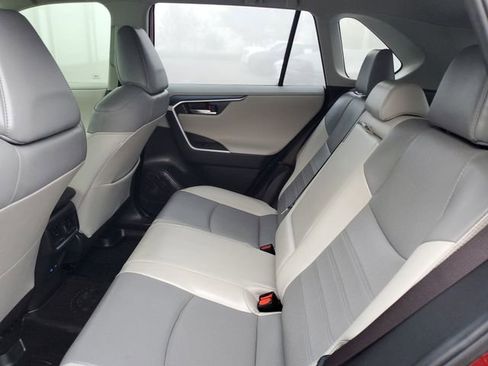 Used 2022 Toyota RAV4 Limited image 10