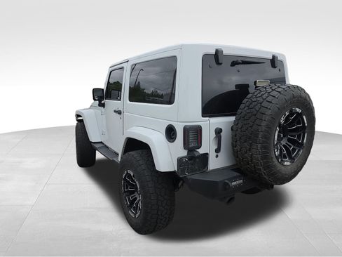 Used 2017 Jeep Wrangler Sahara w/ Dual Top Group AWD/4WD image 2