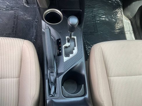 Used 2013 Toyota RAV4 XLE FWD image 25