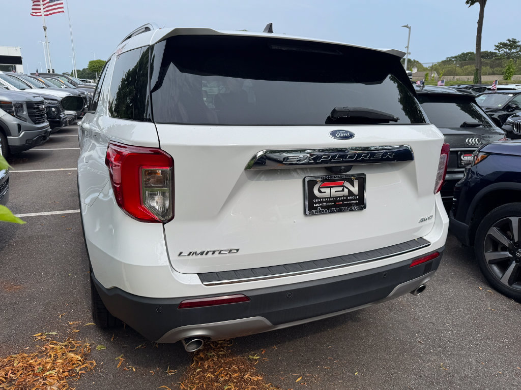 Used 2023 Ford Explorer Limited AWD/4WD image 5