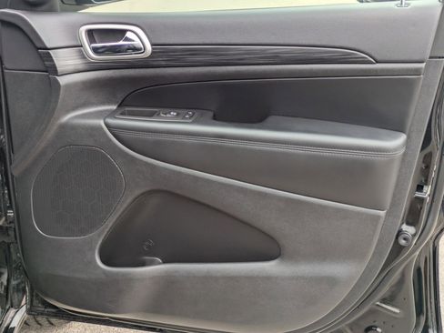 Used 2022 Jeep Grand Cherokee Laredo X image 28