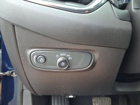Used 2023 Chevrolet Equinox LT FWD image 17