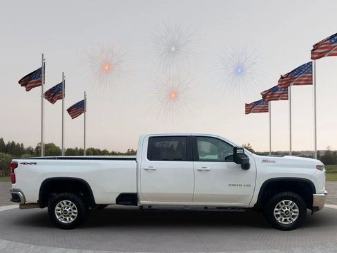 Used 2021 Chevrolet Silverado 2500 LT w/ Convenience Package image 7