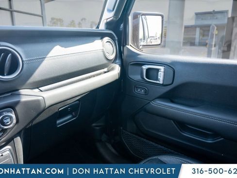 Used 2021 Jeep Gladiator Overland w/ Uconnect 4C Nav & Sound Group AWD/4WD image 13