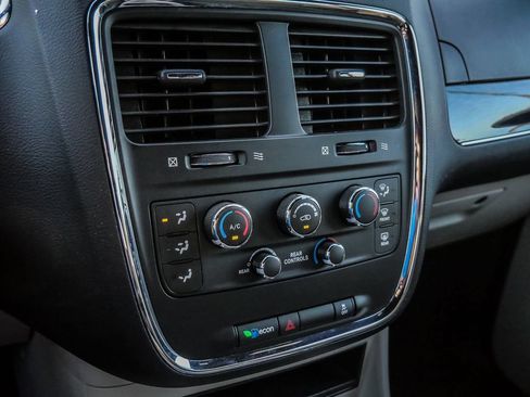 Used 2019 Dodge Grand Caravan SXT FWD image 59