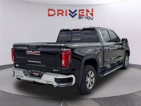 Used 2021 GMC Sierra 1500 SLT w/ SLT Convenience Package AWD/4WD image 4