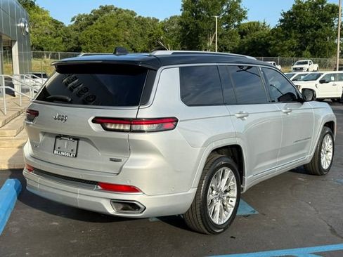 Used 2023 Jeep Grand Cherokee L Summit w/ Luxury Tech Group V AWD/4WD image 5