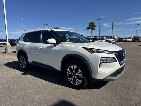 Used 2023 Nissan Rogue SV FWD image 3