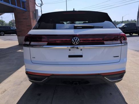 Used 2025 Volkswagen Atlas Cross Sport SE AWD/4WD image 7