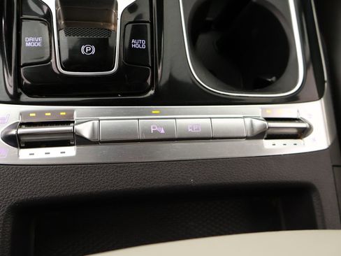 Used 2024 Kia Carnival SX FWD image 9