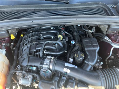 Certified 2024 Jeep Grand Cherokee Limited AWD/4WD image 9