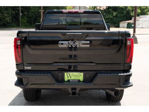 New 2026 GMC Sierra 2500 Denali Ultimate w/ LPO, Black Badging Package AWD/4WD image 7
