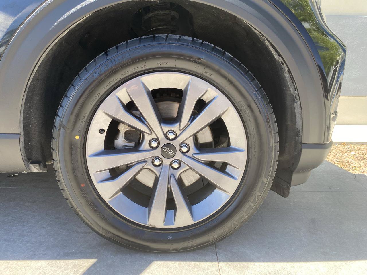 Used 2022 Ford Explorer XLT w/ Equipment Group 202A AWD/4WD image 3