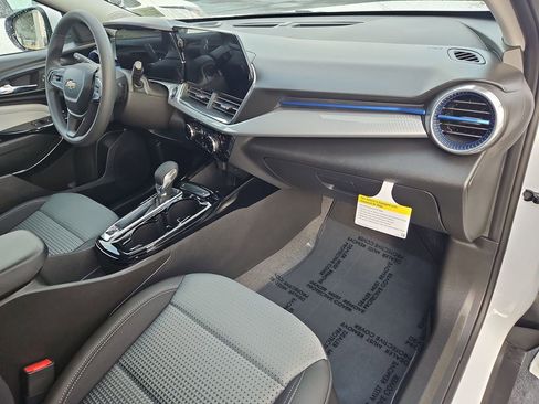 New 2026 Chevrolet Trax LT image 29