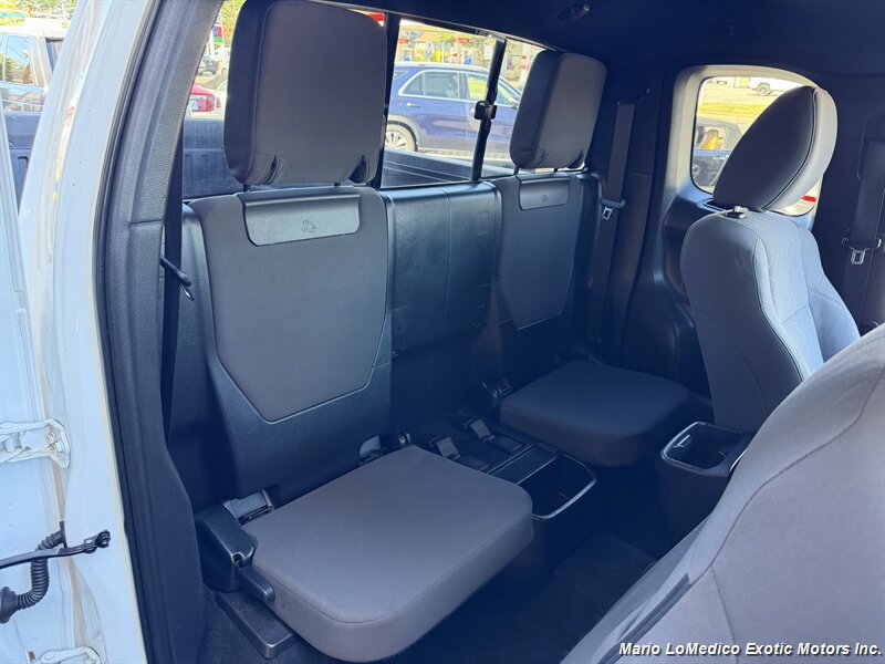 Used 2016 Toyota Tacoma TRD Sport AWD/4WD image 49