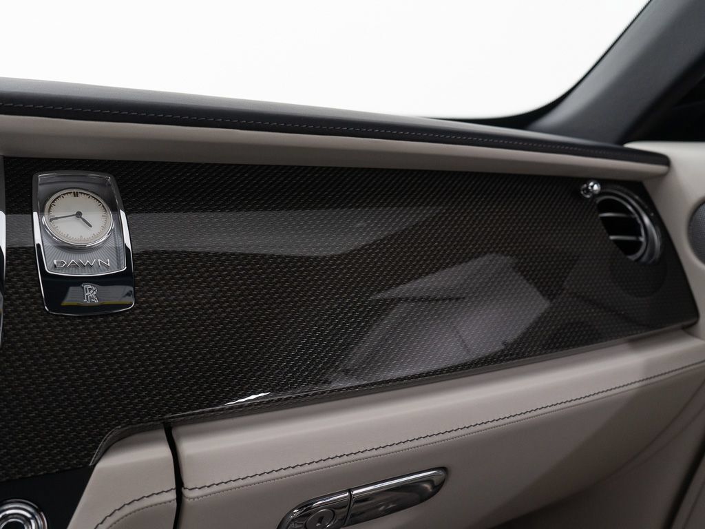 Certified 2018 Rolls-Royce Dawn RWD image 47