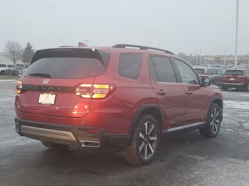 Certified 2023 Honda Pilot Touring image 9