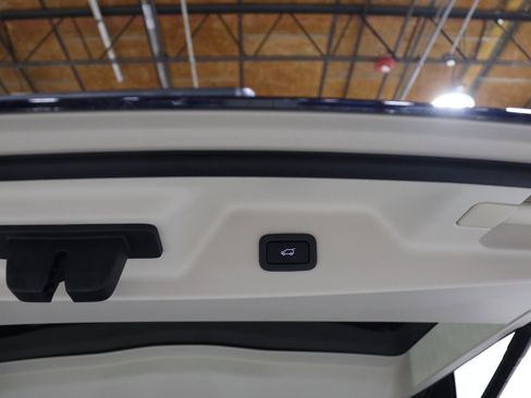 Used 2019 Land Rover Range Rover HSE image 33