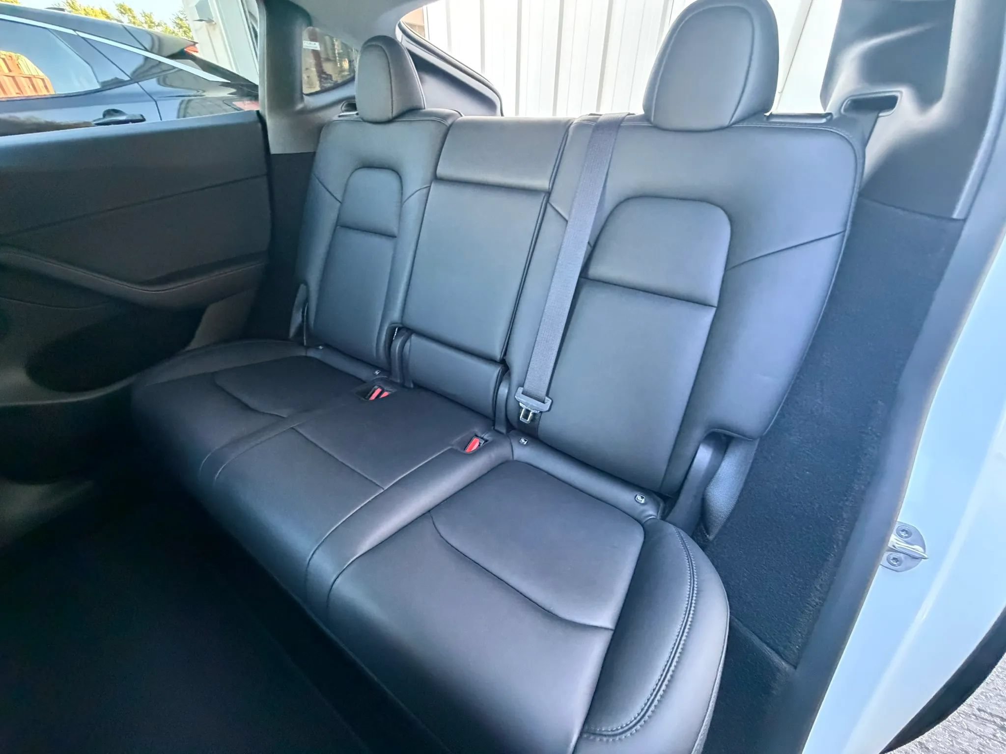 Used 2022 Tesla Model Y Long Range AWD/4WD image 17