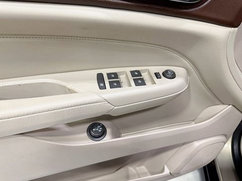 Used 2010 Cadillac SRX Luxury image 33