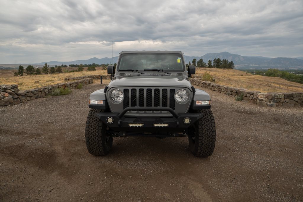 Used 2022 Jeep Gladiator Sport AWD/4WD image 2