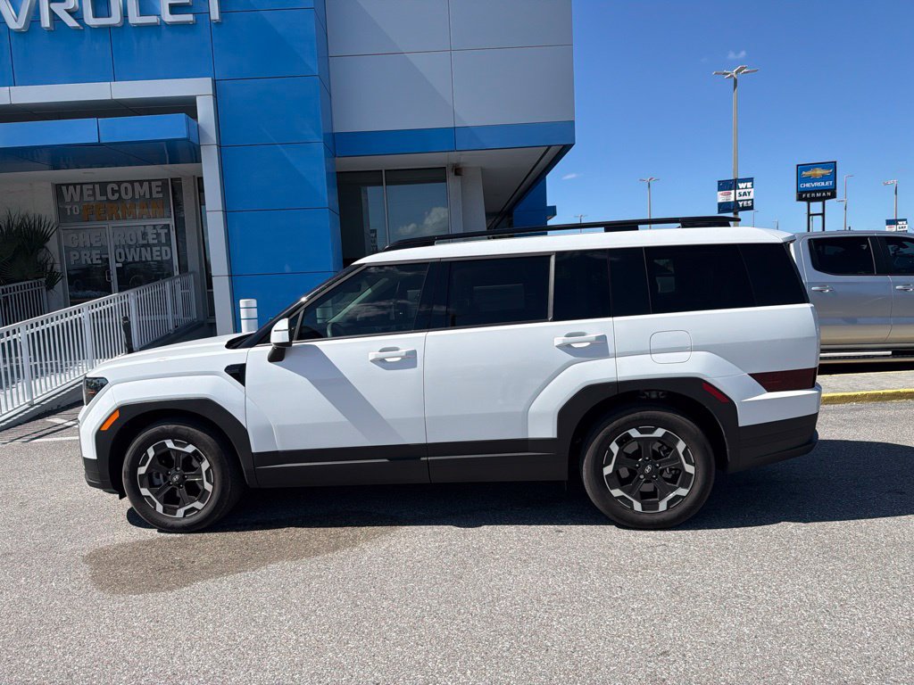 Used 2025 Hyundai Santa Fe SEL FWD image 4