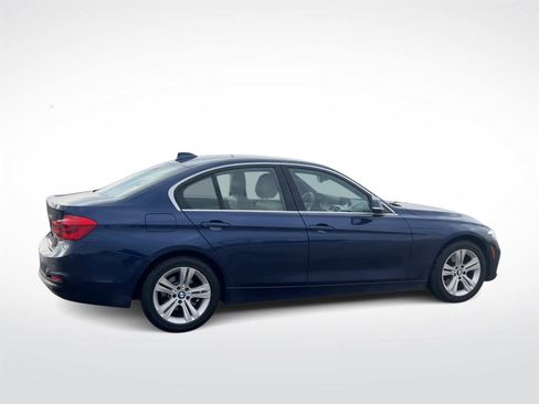Used 2017 BMW 330i xDrive Sedan image 9