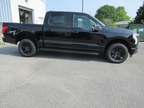 New 2025 Ford F150 Lightning XLT image 4