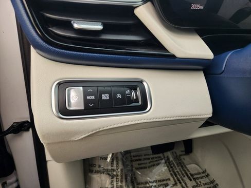 Used 2025 Buick Enclave Avenir w/ Trailering Package, 5000 lbs. image 24