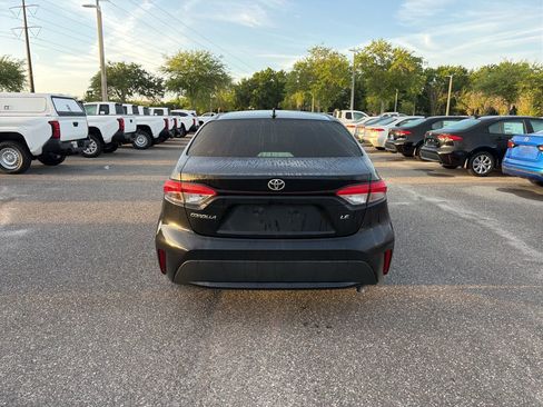 Used 2021 Toyota Corolla LE image 4