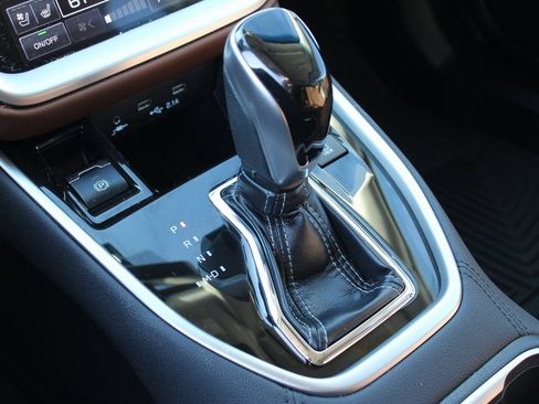 Used 2020 Subaru Outback Touring XT image 22